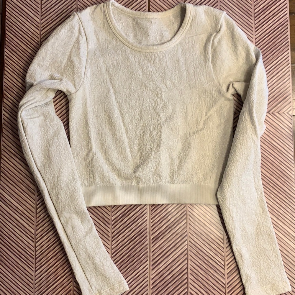 Fabletics Top Pastel Yellow/ Off white. XS